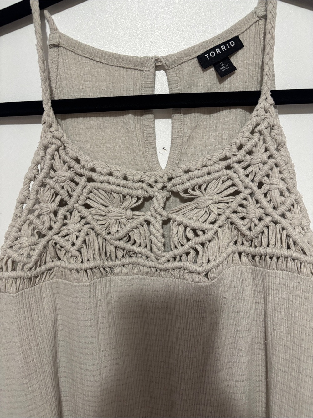 TORRID Taupe Macrame Crochet Neckline Tiered Cami Tank Top Size 2 - Picture 5 of 5